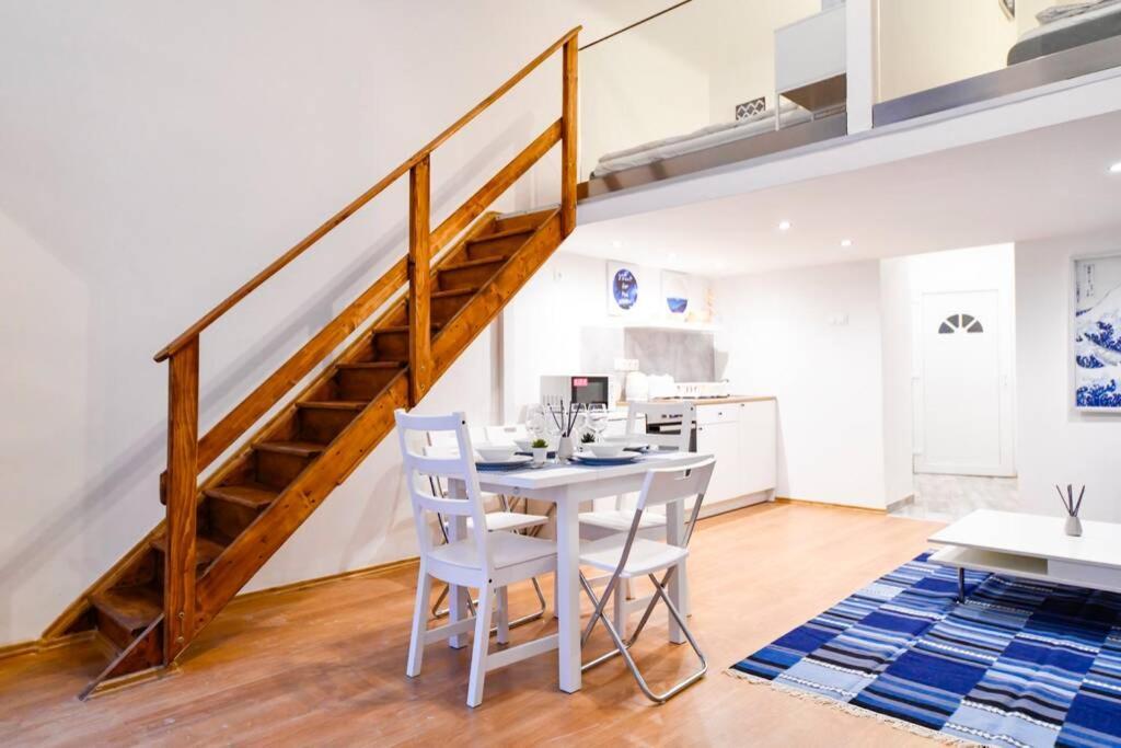Cosy Two Bedroom Flat In Rottenbiller Str,Sky Budapest Exteriör bild